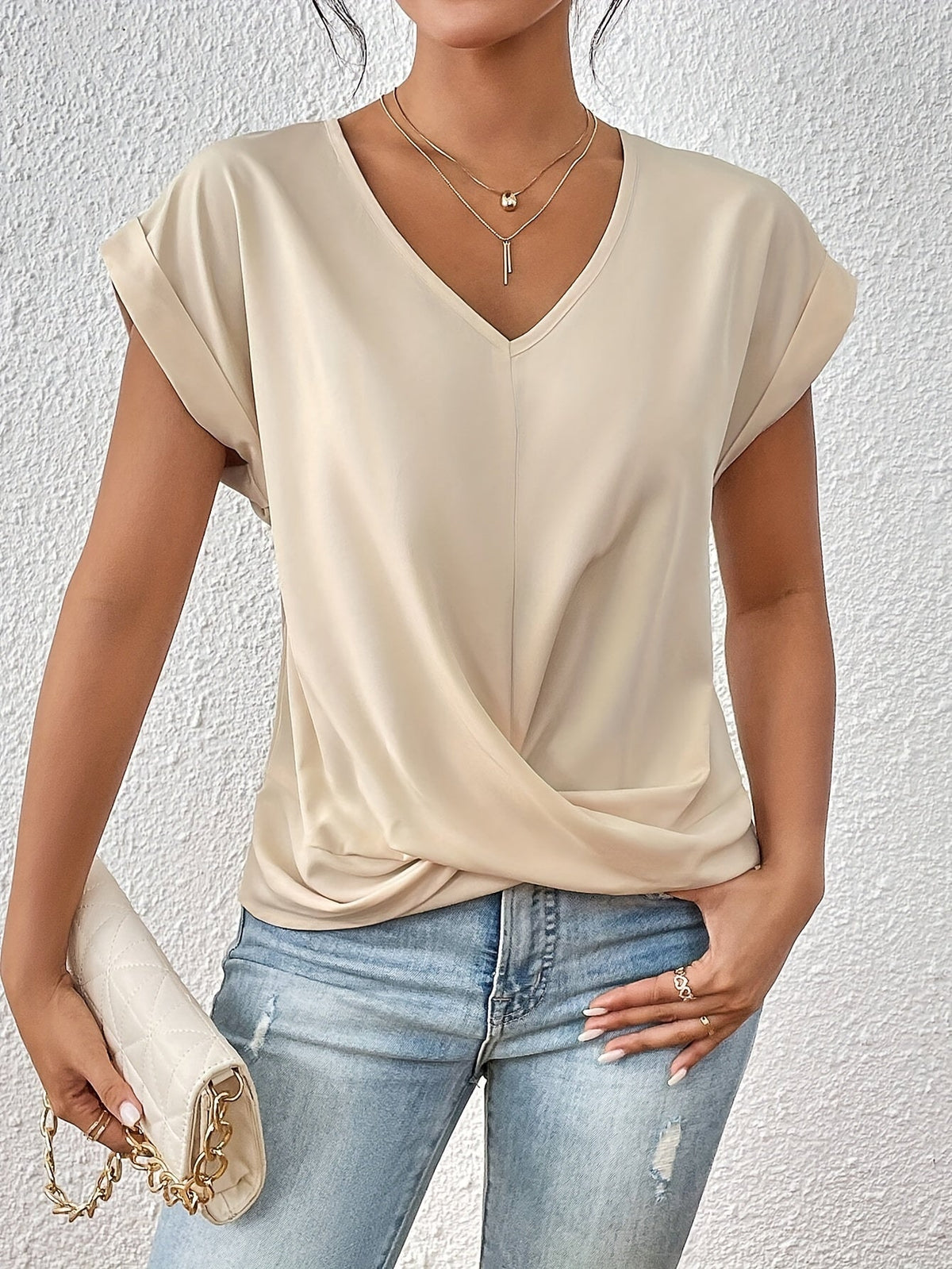 Beige sweetheart V-neck casual t-shirt with draped knot front and short sleeves