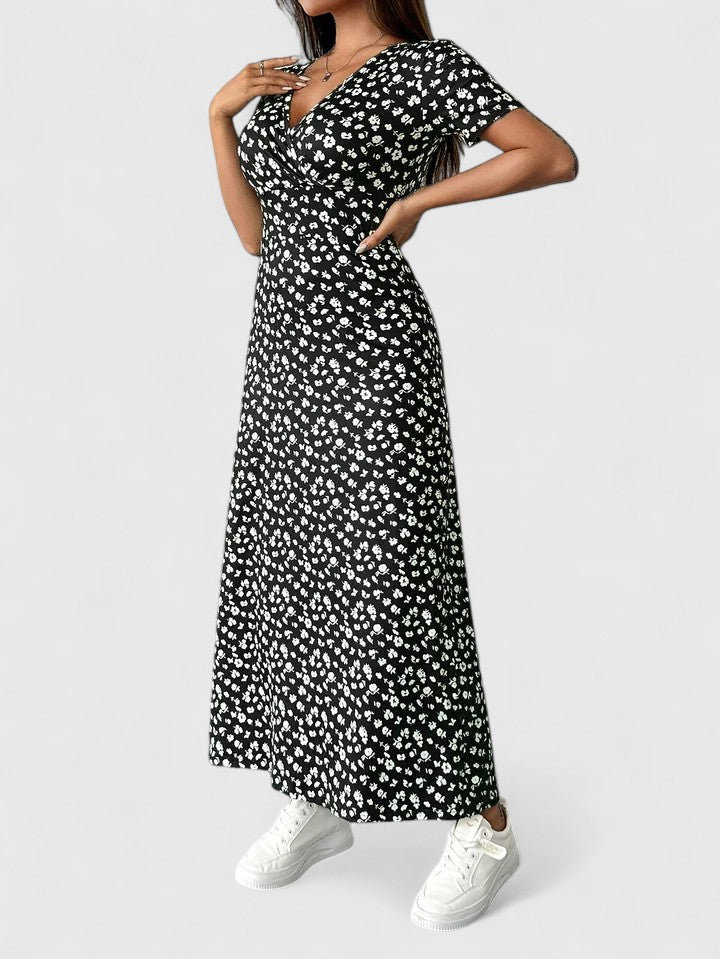 Maxi casual dress, black floral print with short puff sleeves