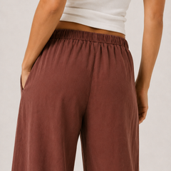 Brennan pants in burgundy, wide-leg with elastic waistband and side pockets
